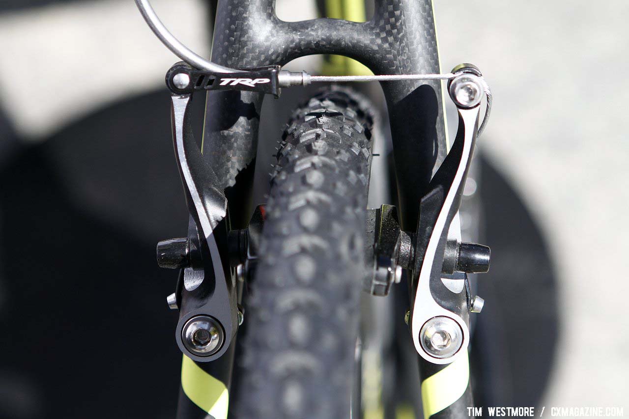 Felt F2X Di2 carbon cyclocross bike featured the TRP CX8.4 Mini V-brake. © Tim Westmore / cxmagazine.com