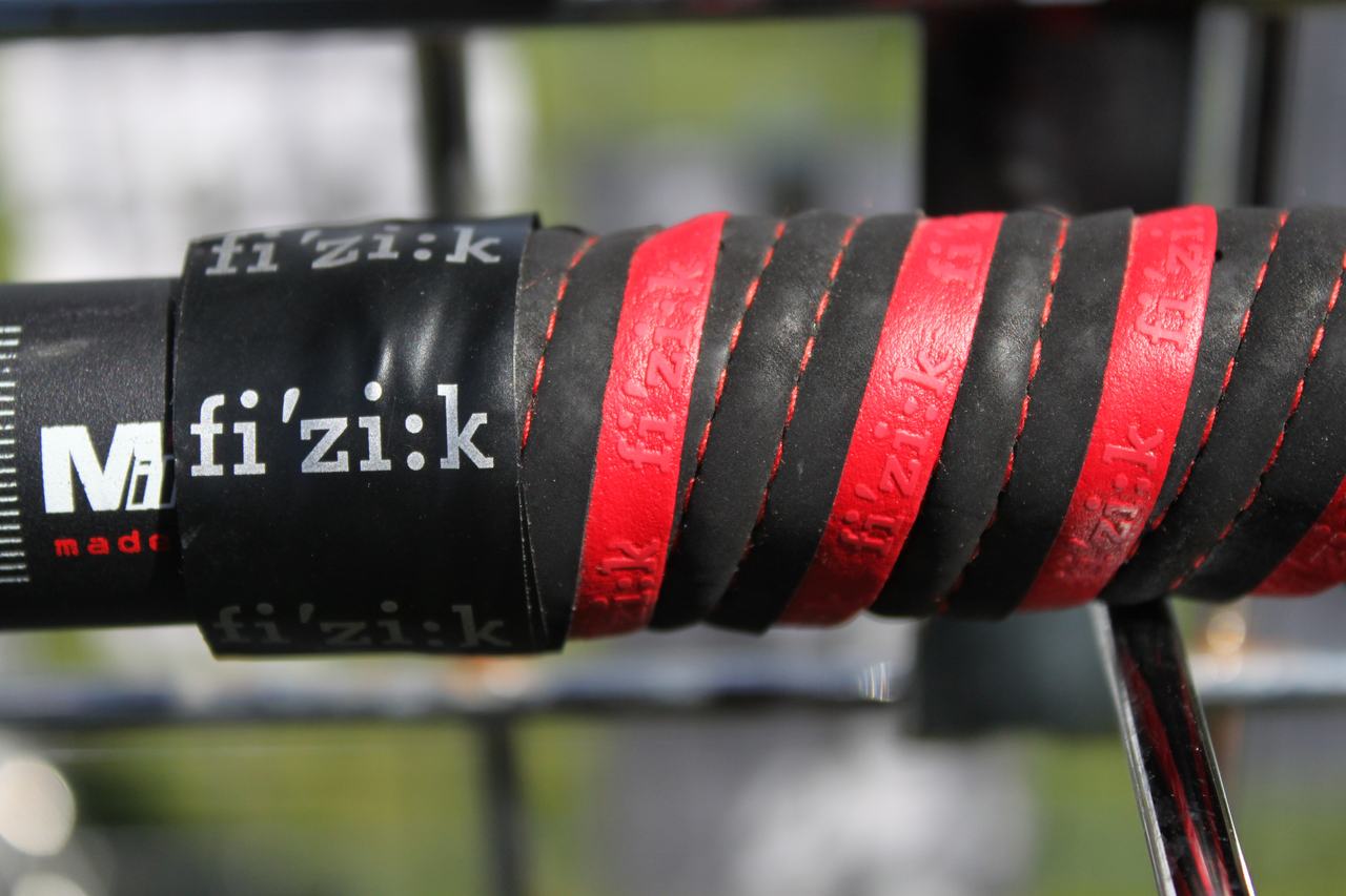 Thick Fizik bartape looks cushy enough for serious 'cross abuse. ? Cyclocross Magazine