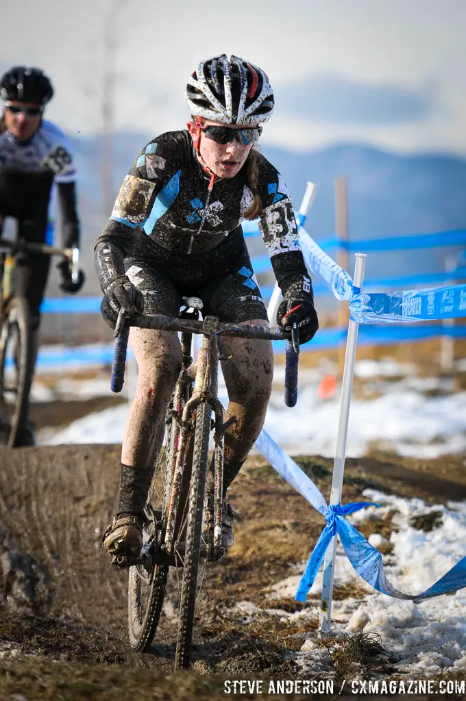 Ellen Noble held on to second place until her chain dropped late in the race. © Steve Anderson