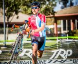 Alan “Danger” Zinnker captured Single Speed A win after a strong show of Ritte CX teamwork with Gareth Feldstein. © Philip Beckman