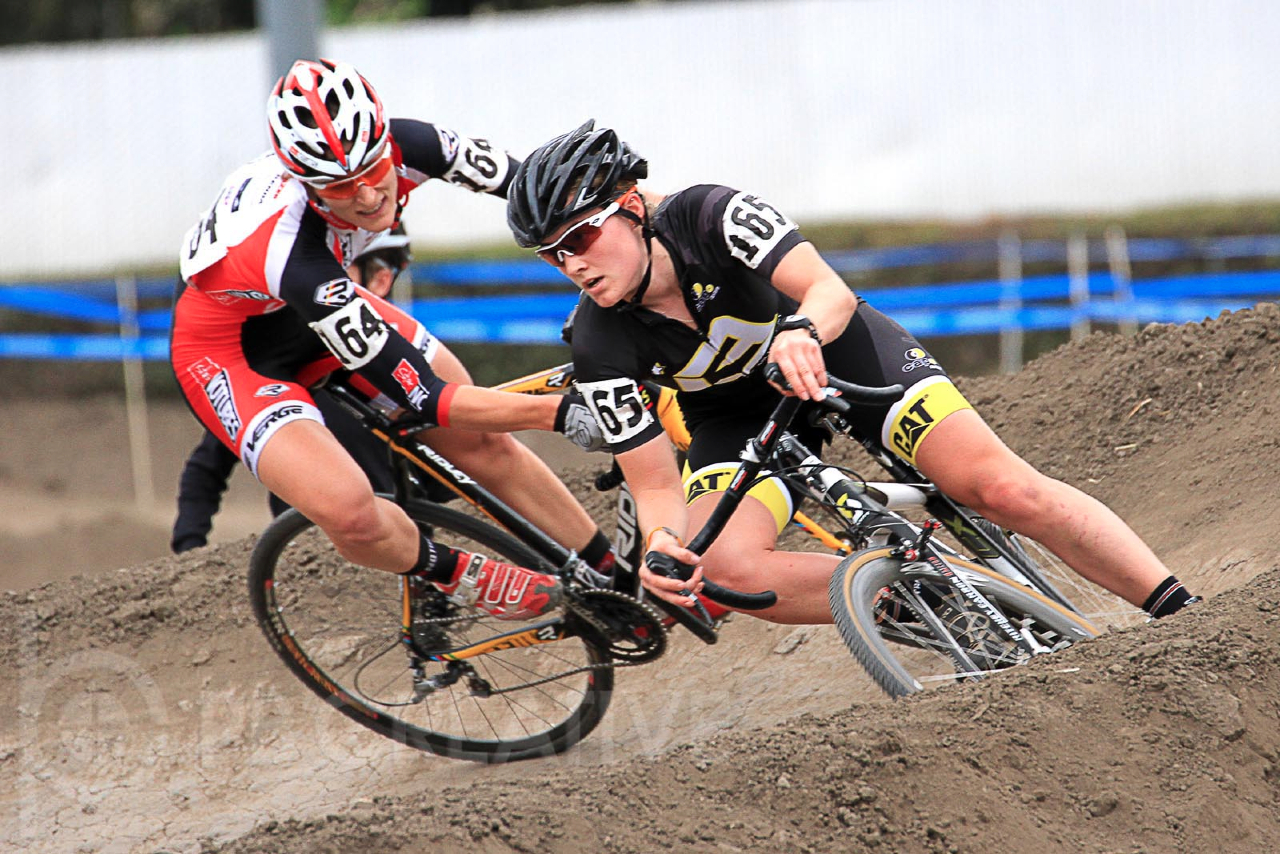 Eventual winner Elle Anderson (Ladiesfirst) rails a BMX bowl ahead of Mical Dyck (Stan’s No Tubes CX). © Phil Beckman/PB Creative/pbcreative.smugmug.com