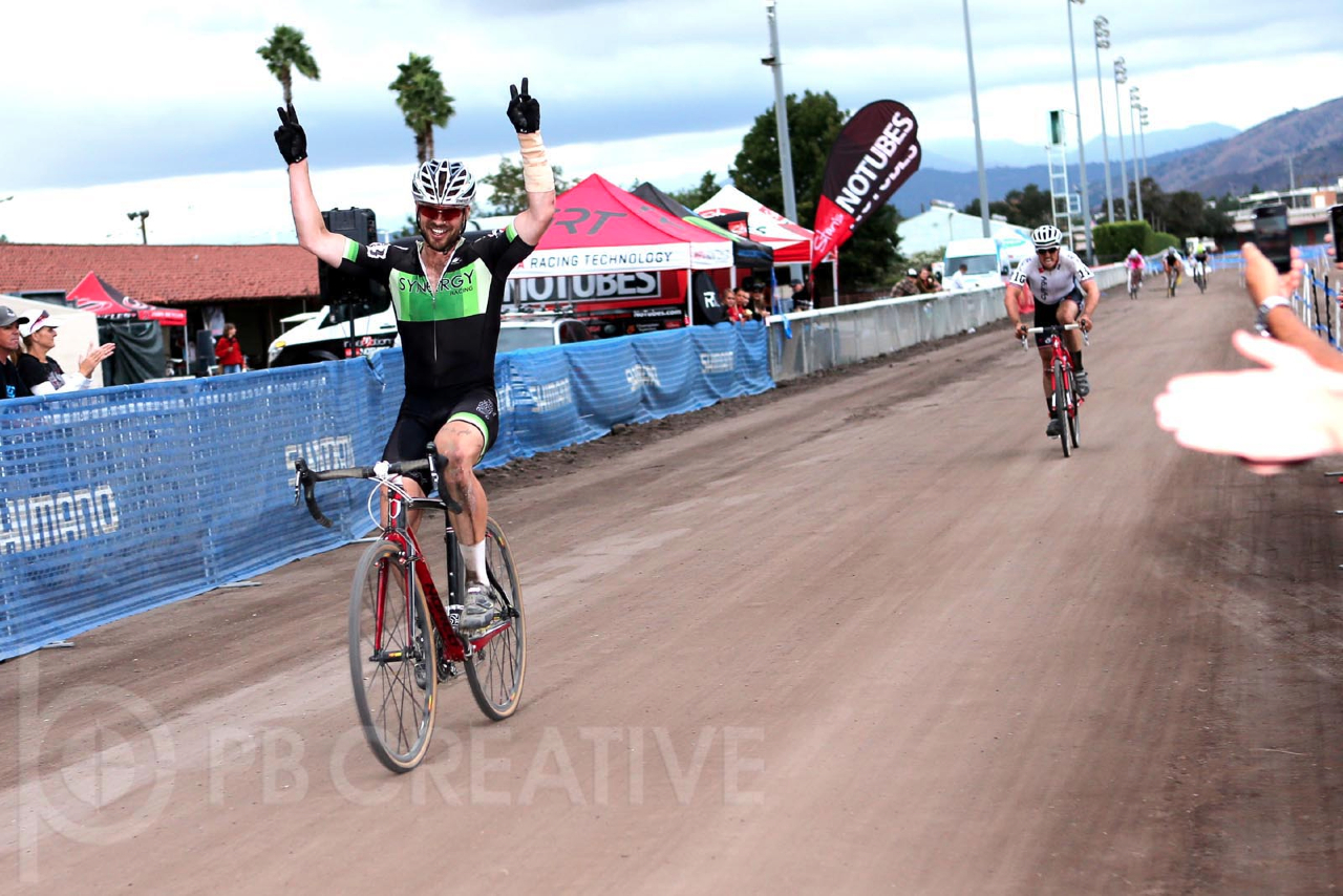 It was a big win at Krosstober-Fest for Mark McConnell (Synergy). This bike messenger from Calgary, Canada, is trying to make his nation’s World Championships team. © Phil Beckman/PB Creative/pbcreative.smugmug.com