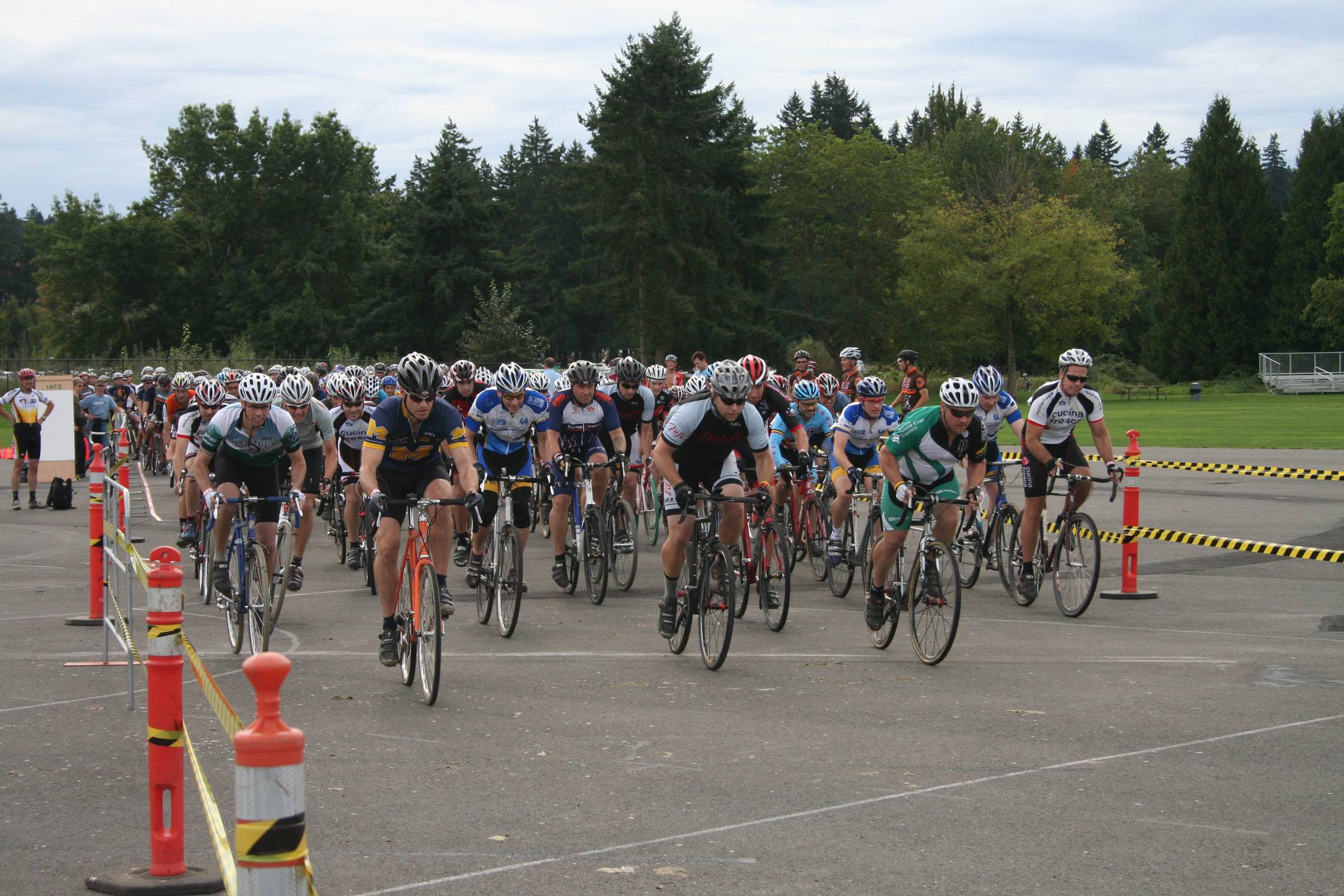 The Men's 4s thunder down the track © Josh Liberles