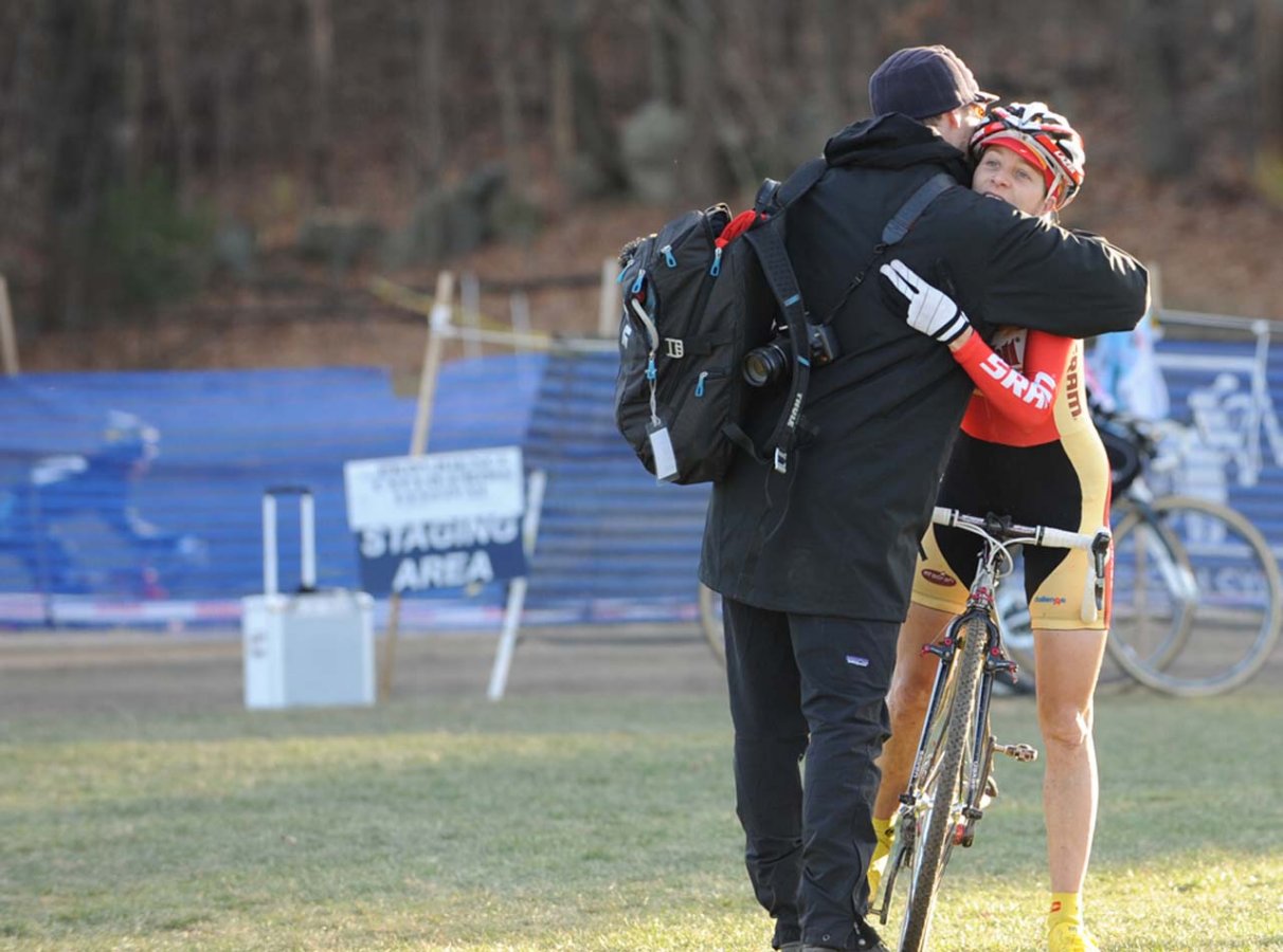 Mo Bruno-Roy (Bob’s Red Mill p/b Seven Cycles) hugs her race support, Matt Roy after her great second place ©Natalia Boltukhova | Pedal Power Photography | 2010