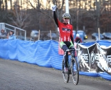 Jeremy Powers (Cannondale p/b cyclocrossworld.com) salutes his victory ©Natalia Boltukhova | Pedal Power Photography | 2010