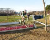 Jeremy Powers bunny-hops the barriers ? Paul Weiss Photo/Video