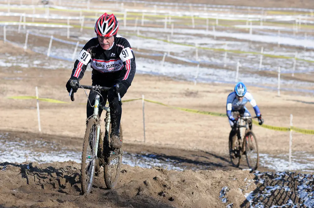 Ron Riley on his way to the win in the Mens 75+ race. ©Steve Anderson