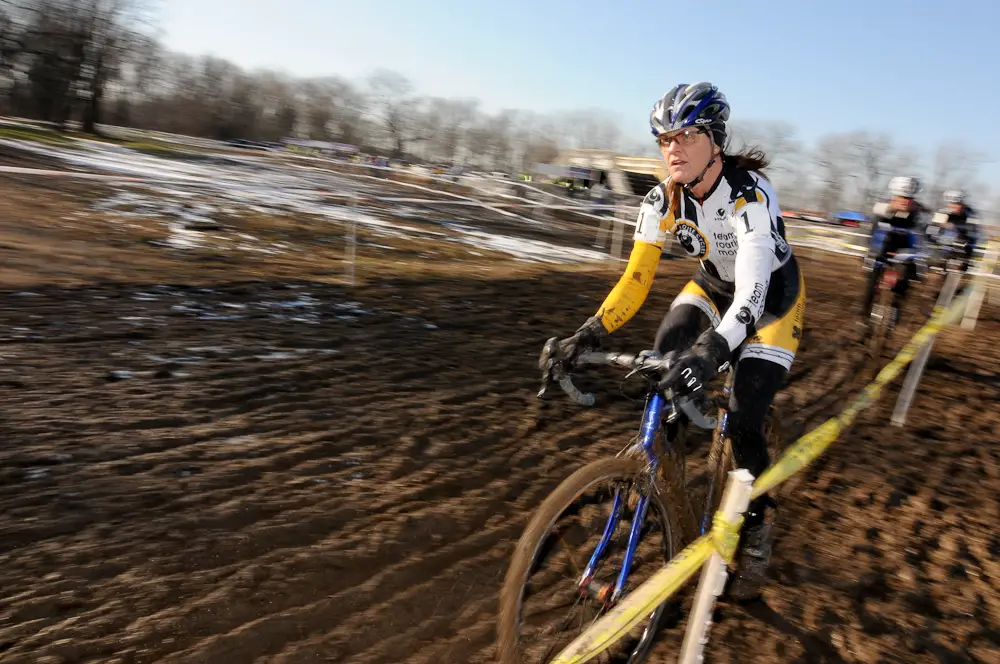 Beverly Chaney of Team Roaring Mouse keeping the power on in the difficult conditions during the Womens 45-49 race. ©Steve Anderson