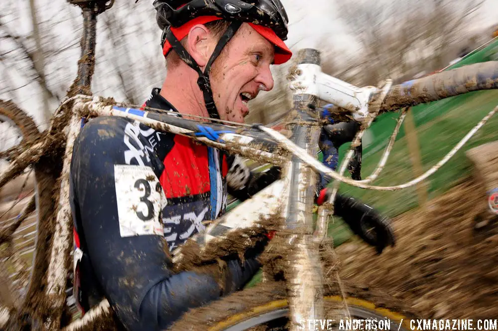 Jonathan Tarbox of Expo/Superior Energy in full stride in the mens 45-49 race. ©Steve Anderson