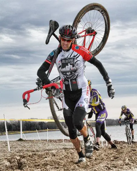 Patrick Russell being chased down by 2 Flying Rhino Cycling Club riders ? Andrea Tucker 2009