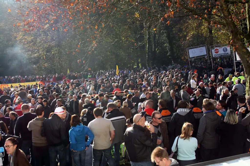 Huge crowds attended Superprestige #4 in Asper-Gavere. ©Bart Hazen