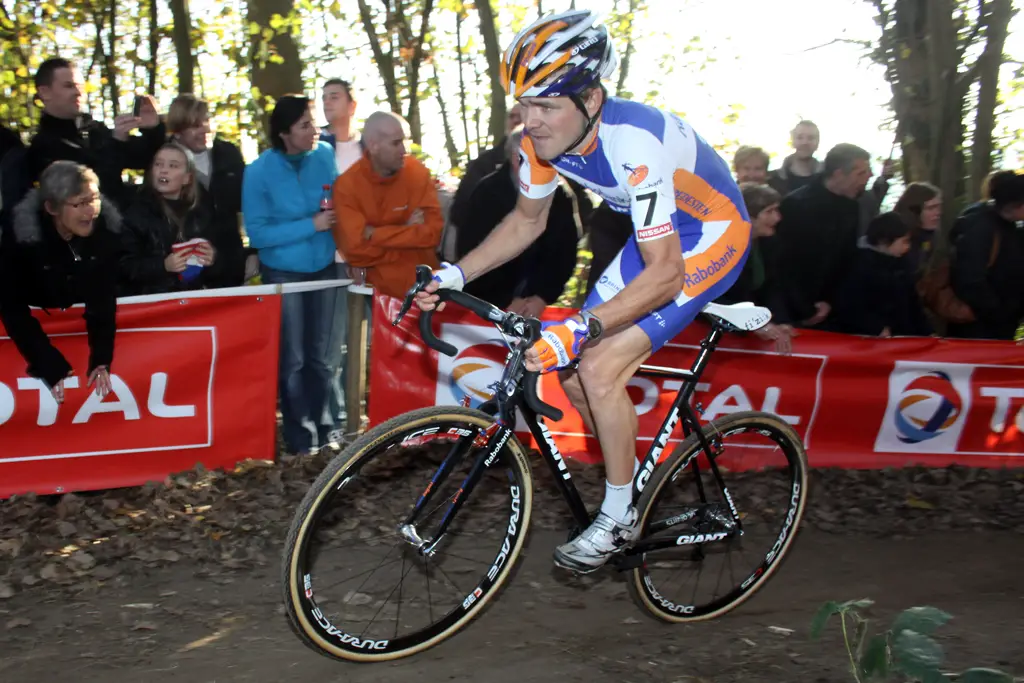 Bart Aernouts would attack several times in the race. ©Bart Hazen