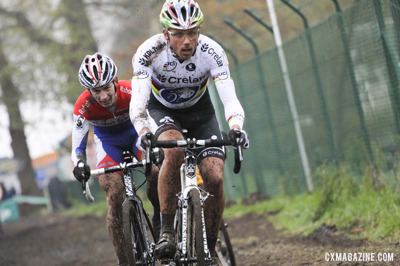 Sven Nys leading Lars van der Haar on the straight away. Â© Bart Hazen / Cyclocross Magazine