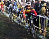 Sven Nys leads a group into a turn © Bart Hazen
