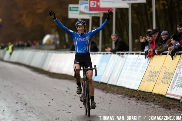 Helen WYMAN wins Gieten SuperPrestige