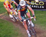 Sven Nys leads Vanthourenhout through a corner in Ruddervoorde. © Jonas Bruffaerts