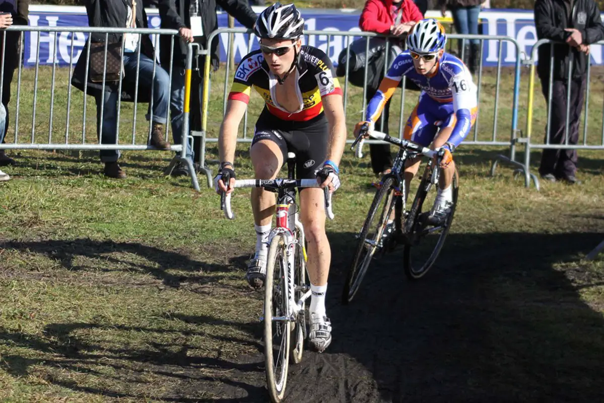 Aernouts and van der Haar battle in the U23 race in Zonhoven. © Bart Hazen