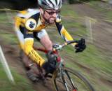 Paule Bates rips up a descent on his singlespeed. Surf City Cyclocross Series Finale, Aptos High School, 1/10/10. ? Cyclocross Magazine