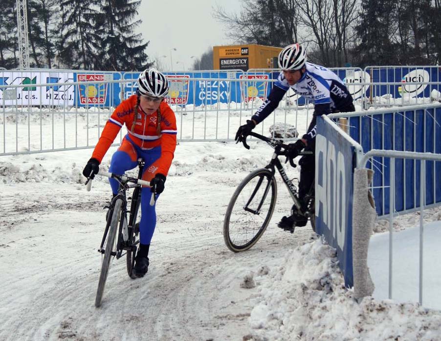 Daphny van den Brand scouts the icy corners with a teammate. 2010 Cyclocross World Championships, Tabor. ? Dan Seaton