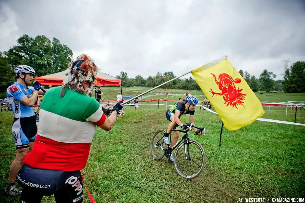 The Tacchino CX\'s namesake turkey mascot was in evidence throughout the day, handing out primes and other encouragement. © Jay Westcott