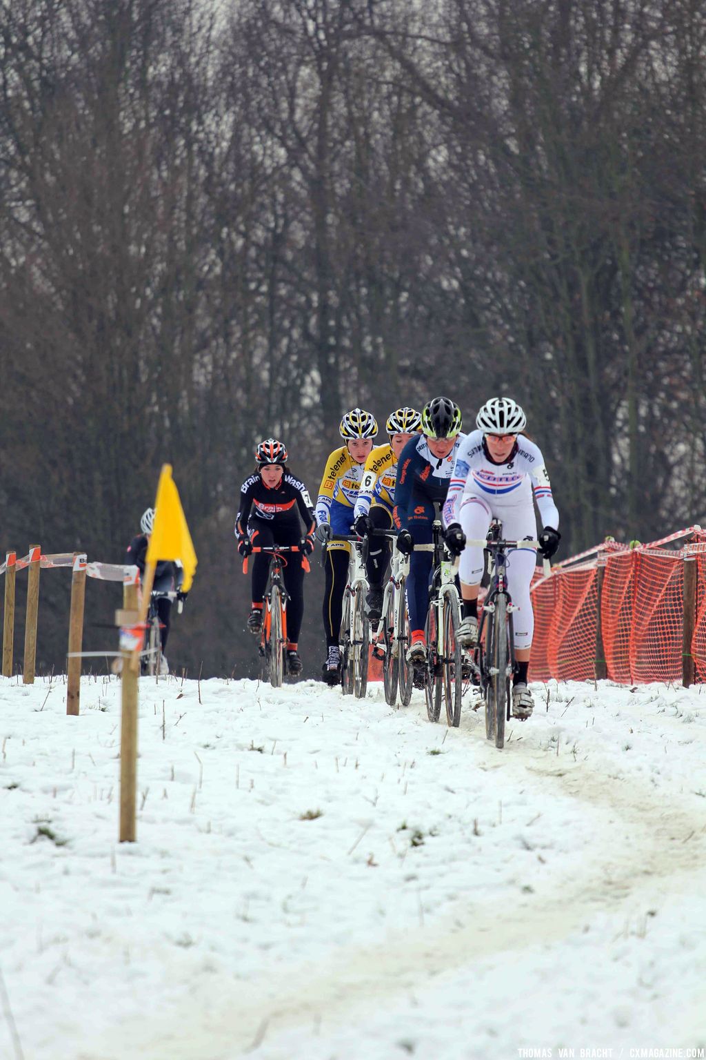 The elite women at GP Heuts in Heerlen. © Thomas Van Bracht