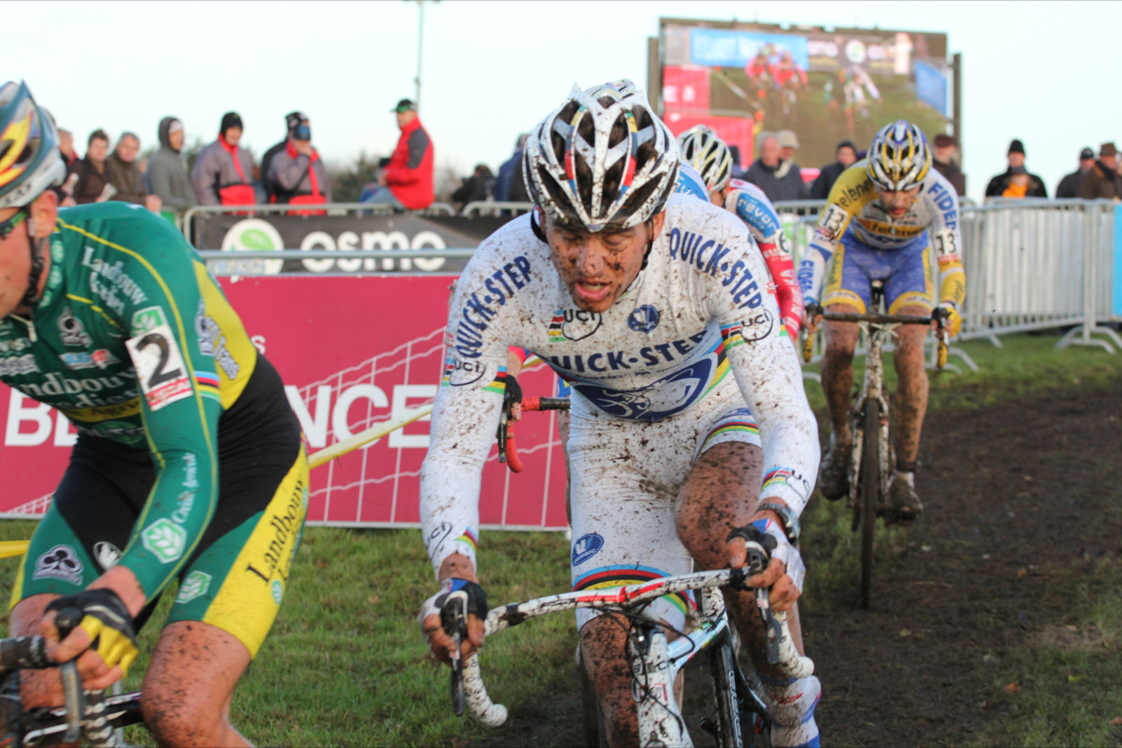 The mud had many riders opting to ride without glasses.© Thomas van Bracht