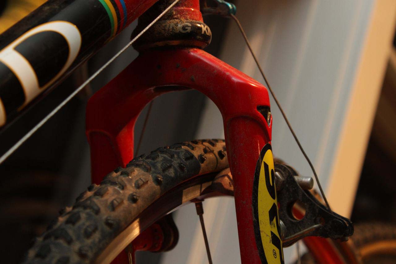 Narrow tubulars, steel fork and lots of clearance. ? Cyclocross Magazine