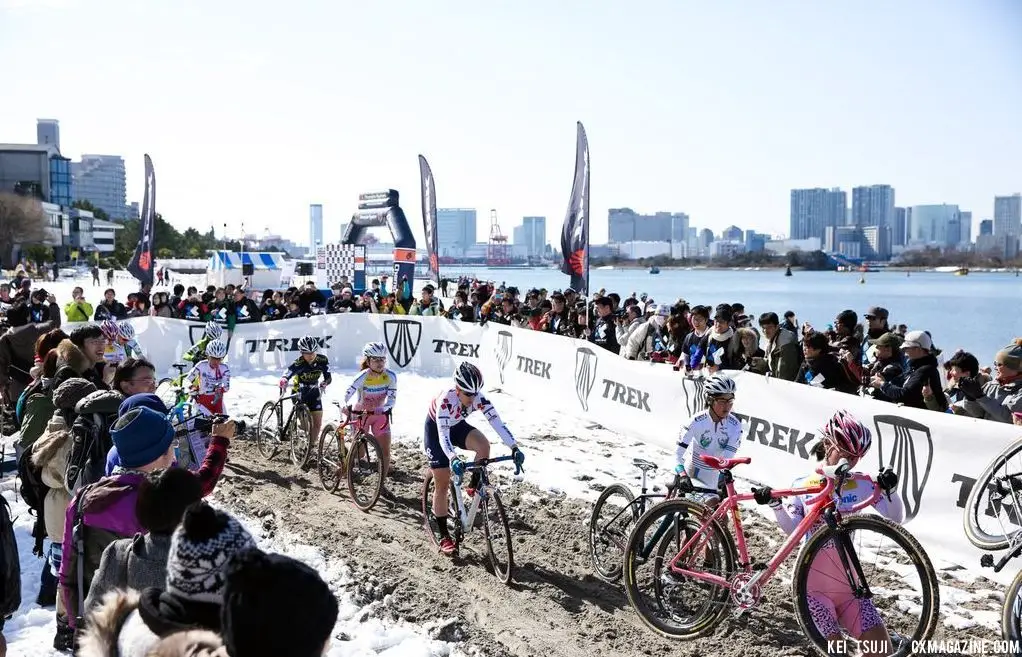 View of the city at Tokyo Cyclocross. © 辻啓／Kei TSUJI