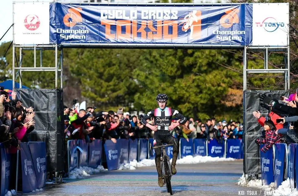 McDonald takes the win at Tokyo Cyclocross. © 辻啓／Kei TSUJI