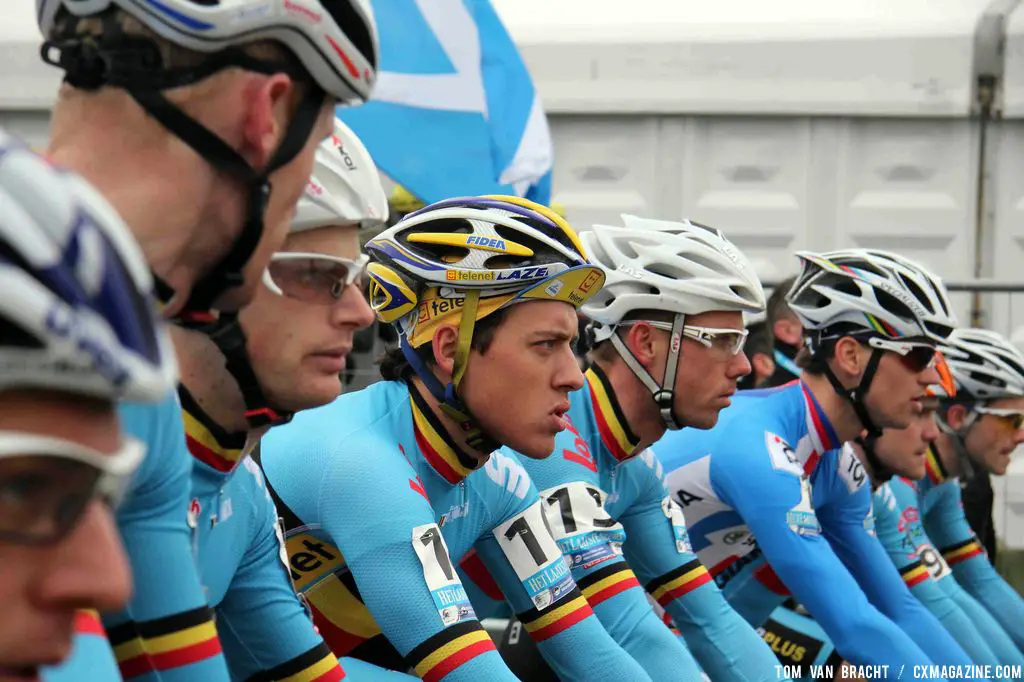 The Belgians crowd the front line. ©Thomas van Bracht