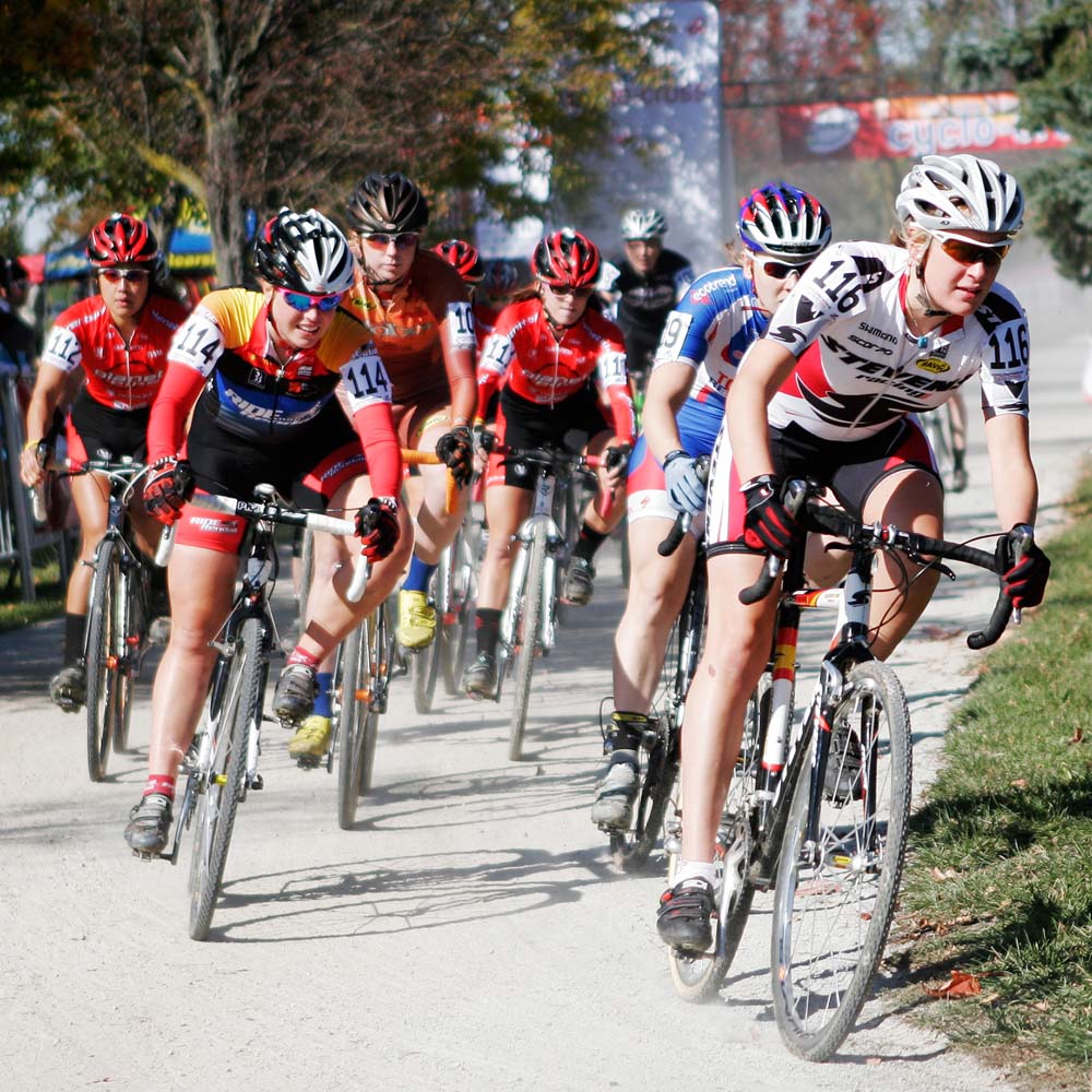 Elite women\'s start, Day 2 Toronto International Cyclocross. ? Mike Clark