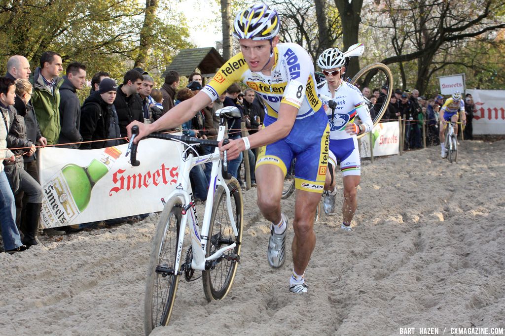 Micki van Empel leads the race followed by Van der Haar. © Bart Hazen