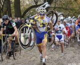 Karl Hnik leads the field in the opening lap. © Bart Hazen