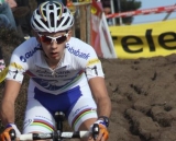 Lars van der Haar handles his machine through the deep and decisive mud. © Bart Hazen