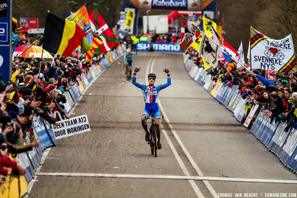 Stybar taking the win at the UCI World Championships of Cyclocross. © Thomas Van Bracht