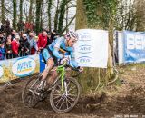 Nys sails smoothly around the tree at the UCI World Championships of Cyclocross. © Thomas Van Bracht