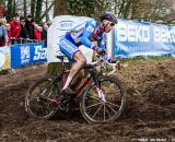 Stybar smoothly circumnavigating the tree at the UCI World Championships of Cyclocross. © Thomas Van Bracht