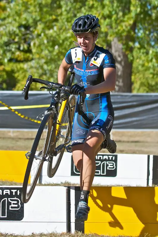 Deidre Winfield hangs on to snag the final podium spot © Jeffrey Jakucyk