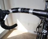 Use filament strapping tape to secure the housings on the handlebars for better security. © Jeremy Chinn