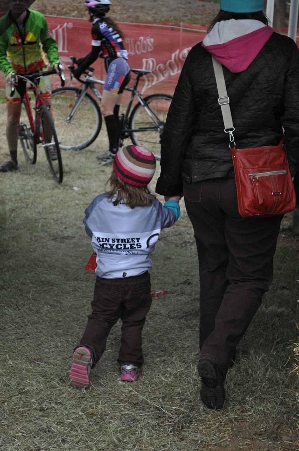 Spectators start young. © Julie Lewis-Sroka