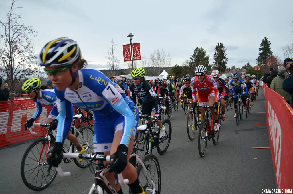 Nash snags the holeshot. © Cyclocross Magazine