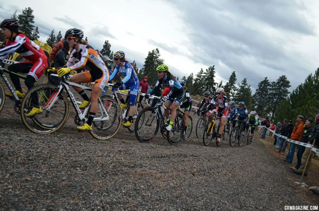 The women hit turn number 1 en masse. © Cyclocross Magazine