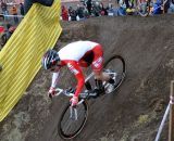 Lindine heads downhill. © Cyclocross Magazine