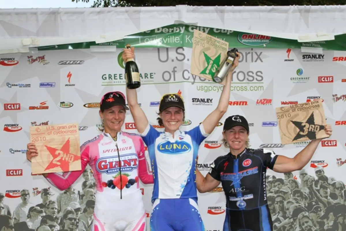 Day 2 women\'s pro podium © Amy Dykema