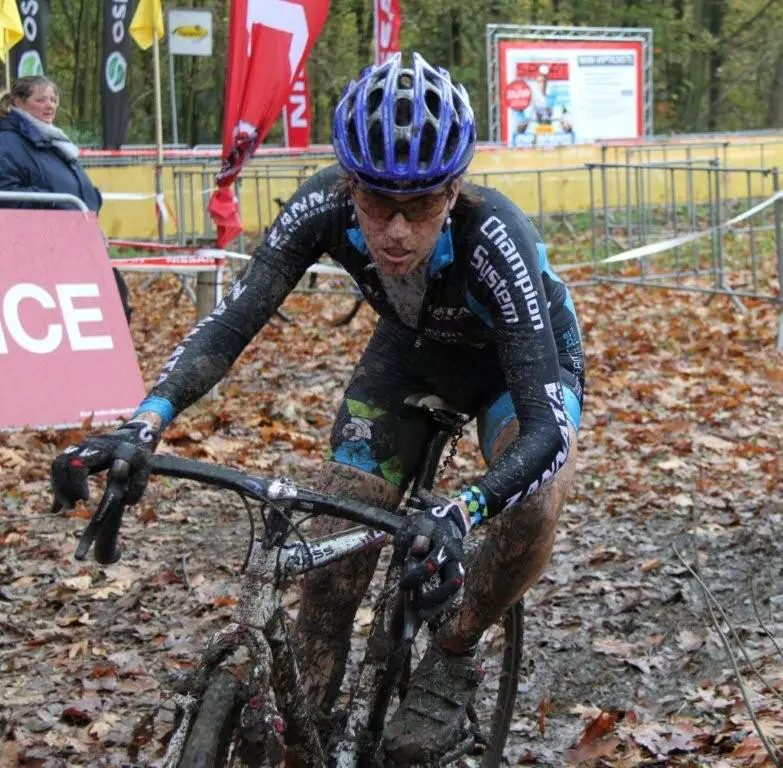 Christine Vardaros getting muddy midrace. ? Mario Yskout