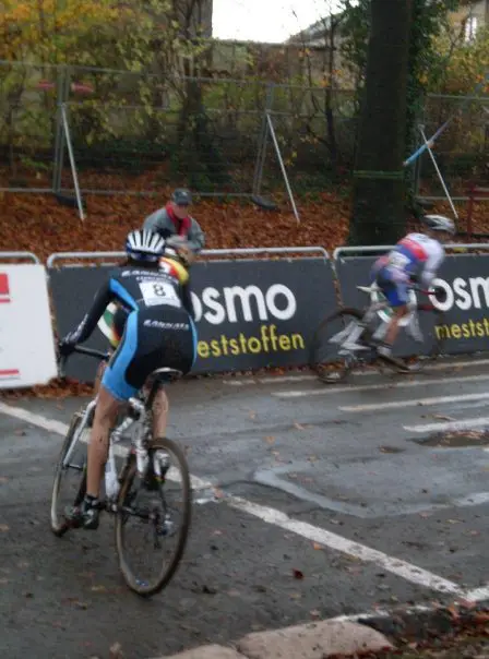 Christine with Joyce and Pavla before her derailleur broke ? Florent-Bouchat