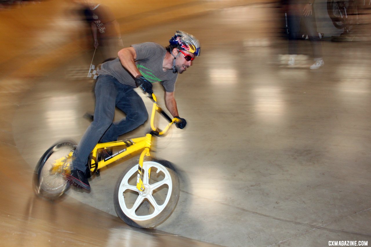 Johnson speeding away from Powers. © Cyclocross Magazine