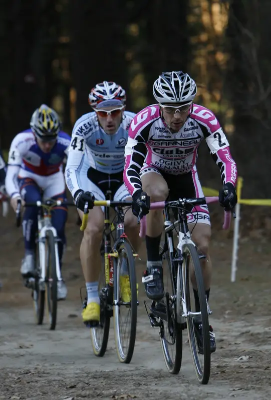 St John (Garneau Club/Chaussure/Ogilvy) leads the charge. ©Peter Ozolins Photography