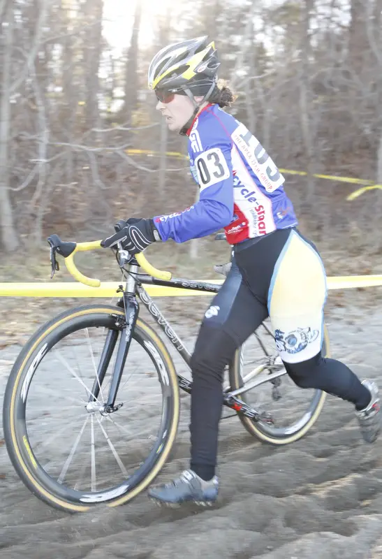 Andrea Smith (Ladies First Racing) attacks the sand. ©Peter Ozolins Photography