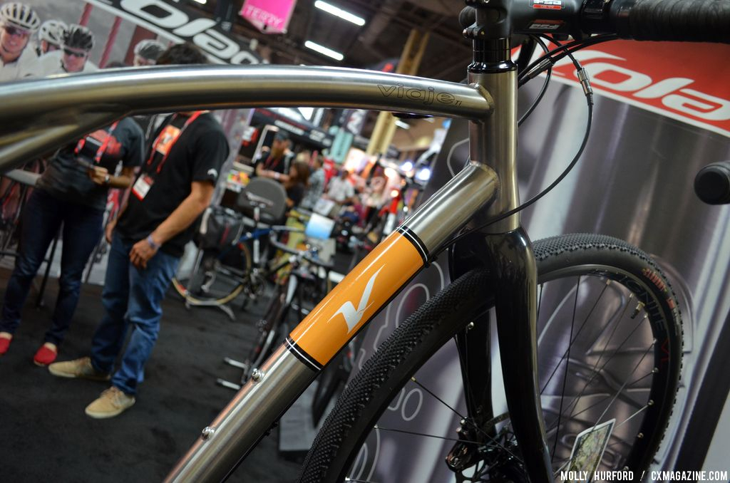 The fork is carbon for increased comfort. Volagi\'s Interbike 2013 offerings. © Cyclocross Magazine
